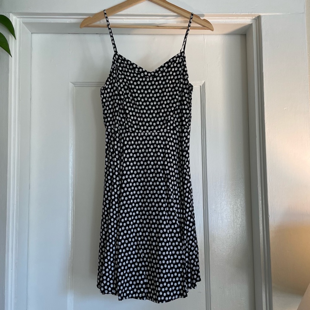 Old Navy 🐚 black and white sun dress